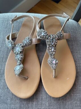 Le Chateau Flat Sandals Shoes jewels size 7